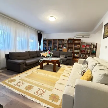 Mima فيلة Stolac