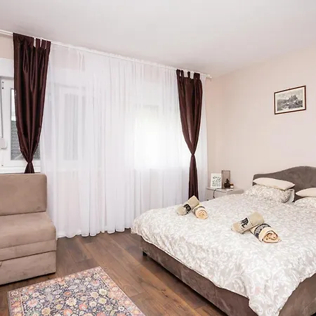 Mima فيلة Stolac
