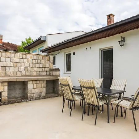 Mima فيلة Stolac